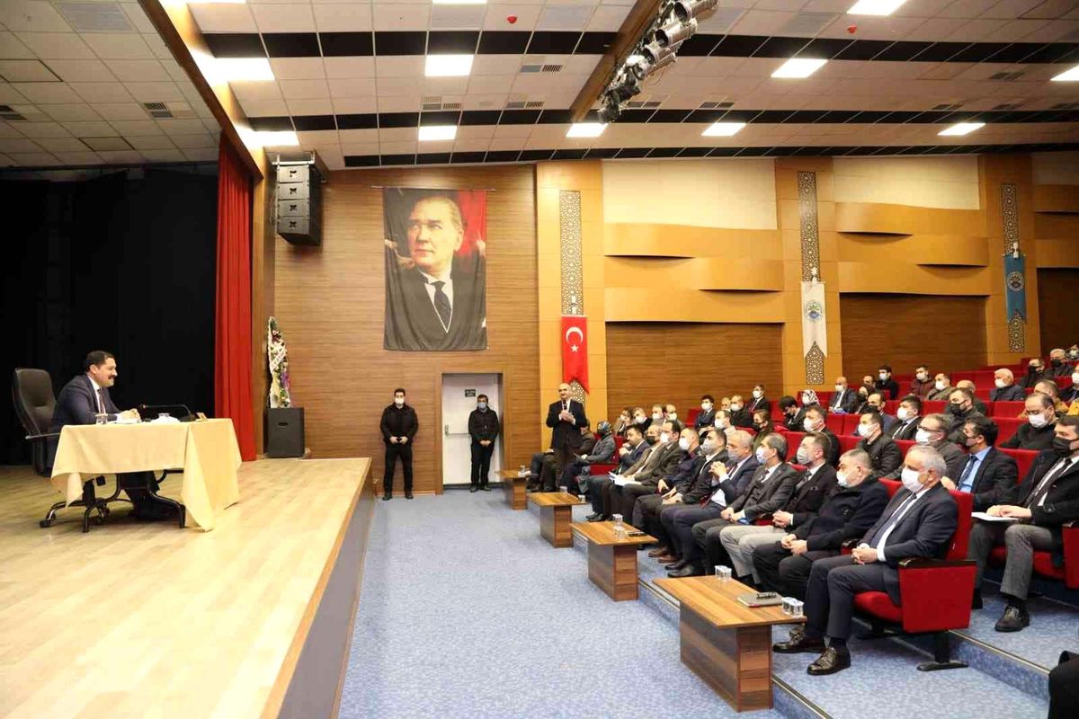 Vali Masatlı: "Suluova\'nın potansiyelini üretime ve istihdama dönüştürerek hak ettiği noktaya getirmeliyiz"