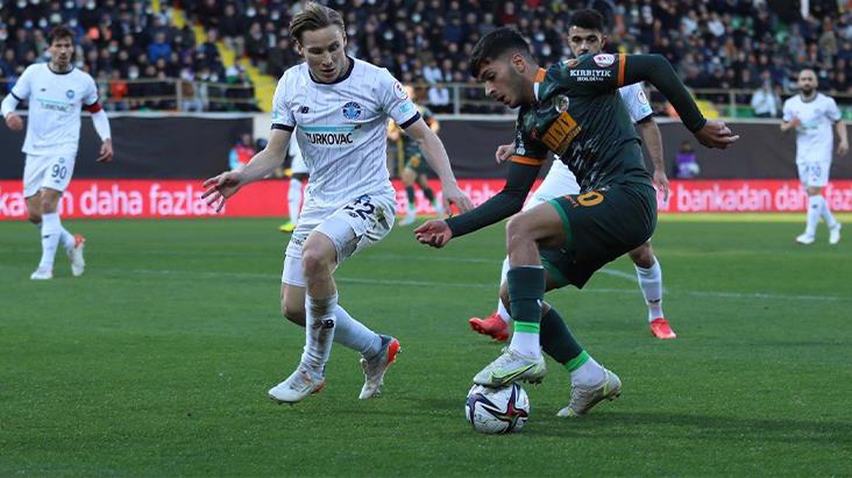 Alanyaspor-Adana Demir maçında 4-2\'lik mağlubiyet! İşte Türkiye Kupası\'nda çeyrek finale çıkan takım