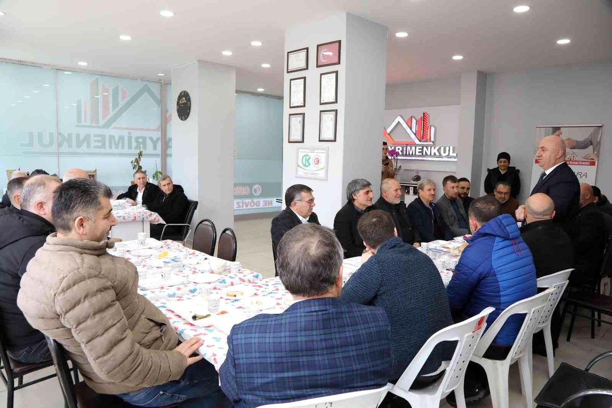 Başkan Bıyık, esnafın taleplerini dinledi