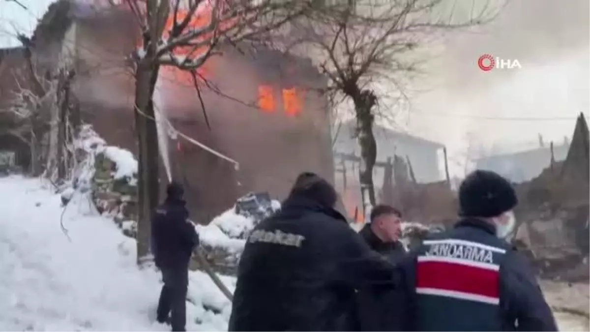 Son dakika... Bilecik\'teki yangında üzücü detay... 83 yaşındaki yatalak kadın çöken çatının altında kalarak hayatını kaybetti