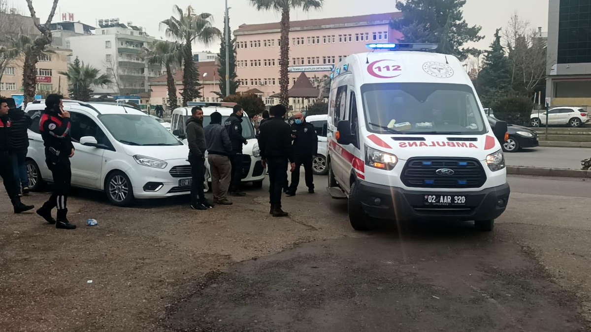 Son dakika haberleri... Boşanma davası sonrası sopalı kavga: 1 yaralı