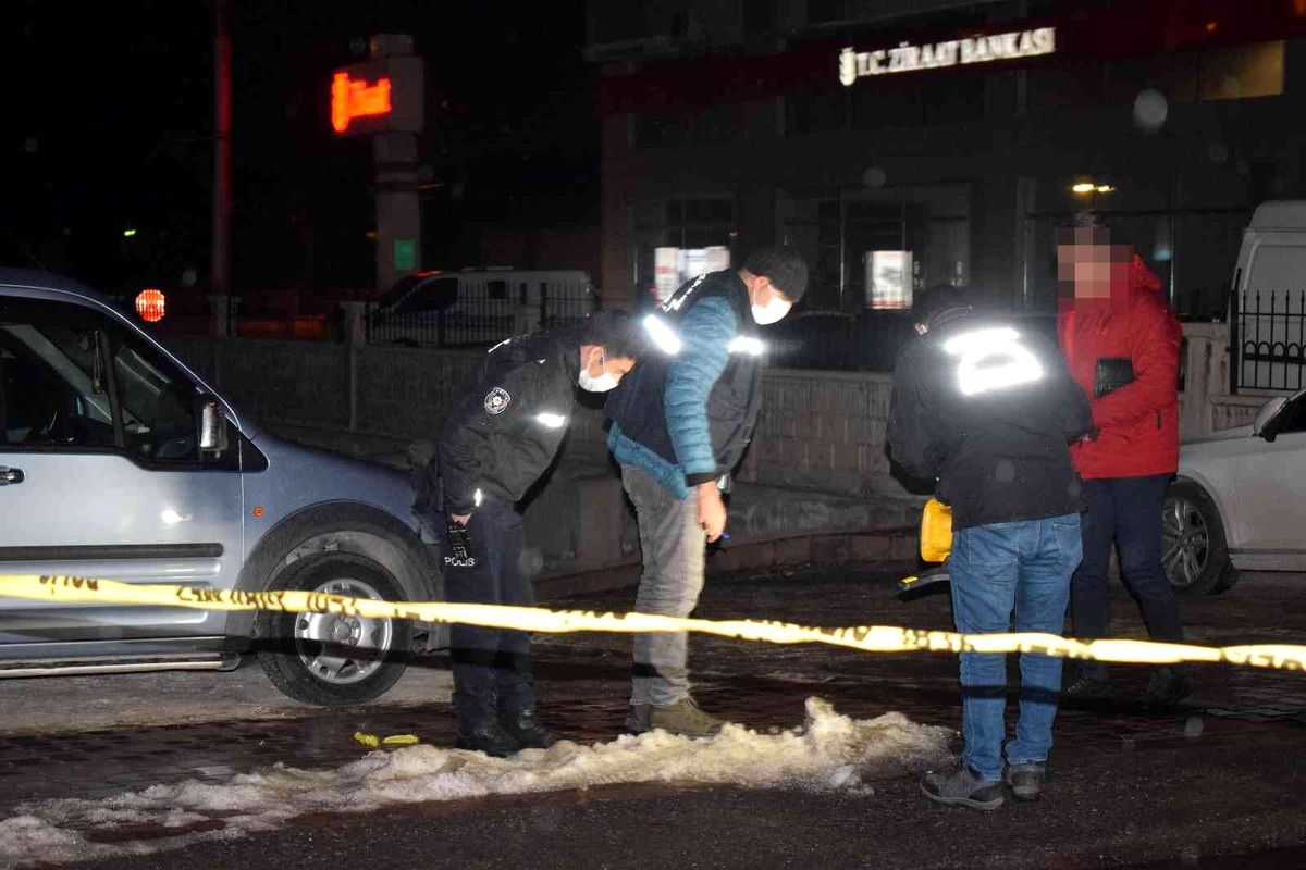Son Dakika | Evinin önünde silahlı saldırıya uğrayan işadamı yaralandı