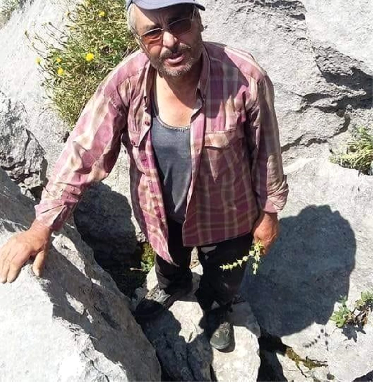 Isparta\'da 62 yaşındaki adam arazide ölü bulundu: 3 gözaltı