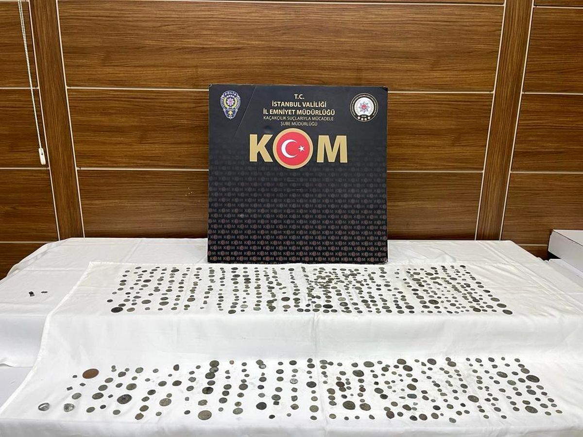 İstanbul\'da tarihi eser operasyonu: Binlerce sikke ve obje ele geçirildi