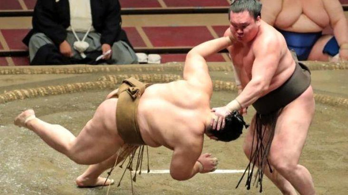 Japonya\'da sumo turnuvasında 252 korona vakası!
