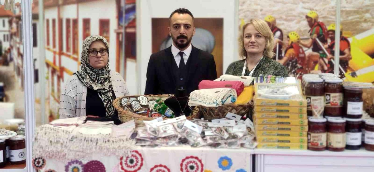 Son dakika haber | Kültür ve Turizm Bakanı Mehmet Nuri Ersoy, Bilecik standına ziyaret etti
