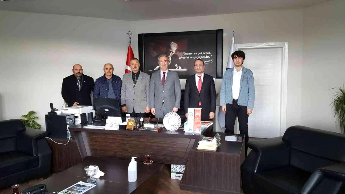 Türk Dünyası Dayanışma ve Yardımlaşma Derneği yönetimi Dekan Akkoyun ile görüştü