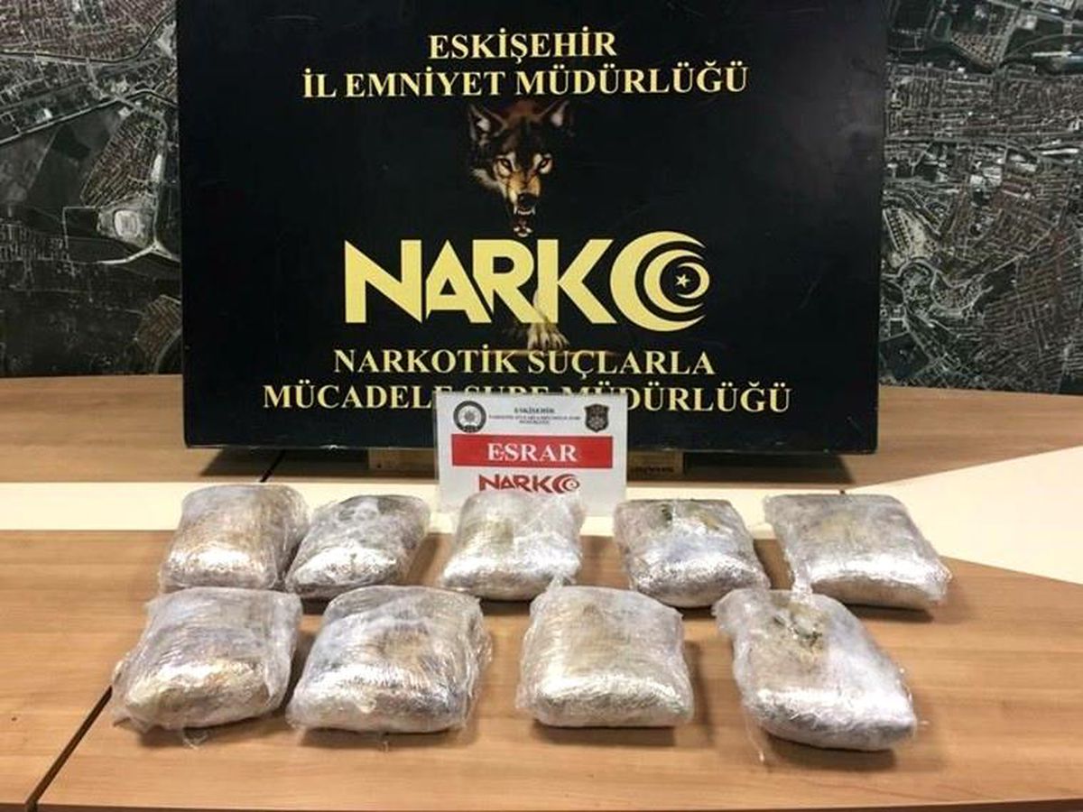Son dakika haberleri... Uyuşturucu operasyonunda 5 kilogram esrar ele geçirildi