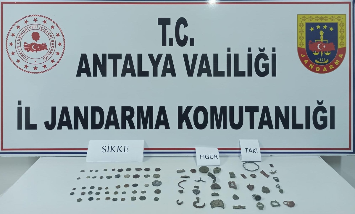 Son dakika: Antalya\'da tarihi eser operasyonunda 3 şüpheli yakalandı
