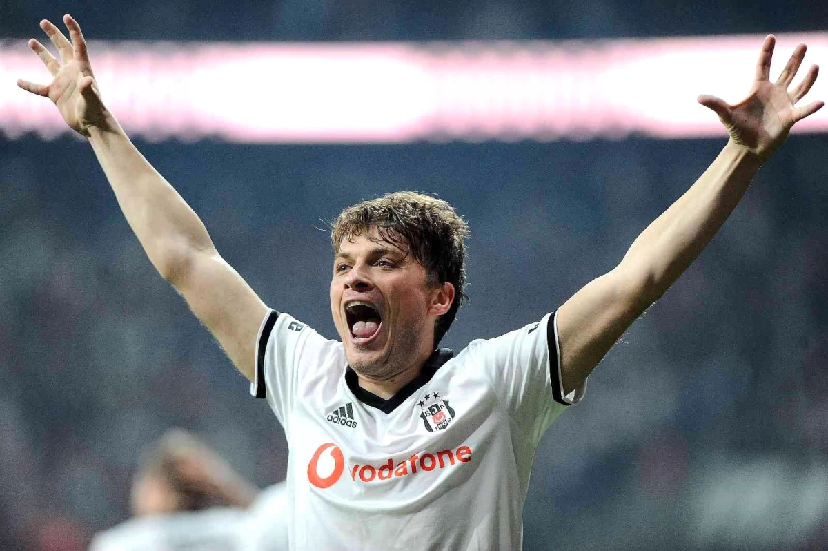 Beşiktaş\'ın kadro dışı isimlerinin maliyeti, Süper Lig\'deki 15 takımdan değerli!