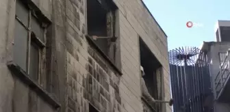 Beyoğlu Zürafa Sokak'ta yıkım çalışmalarına başlandı