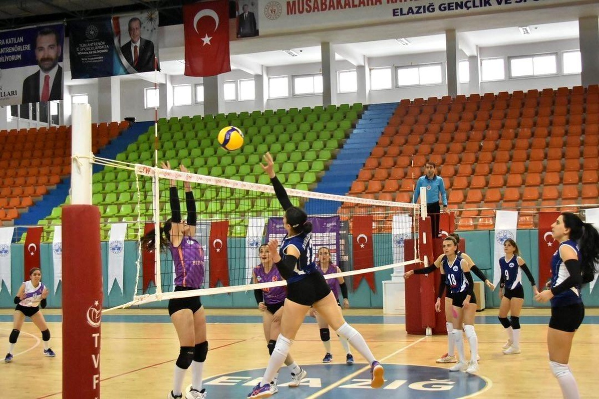 Elazığ Belediyesi Voleybol, Bağlar\'a gidiyor