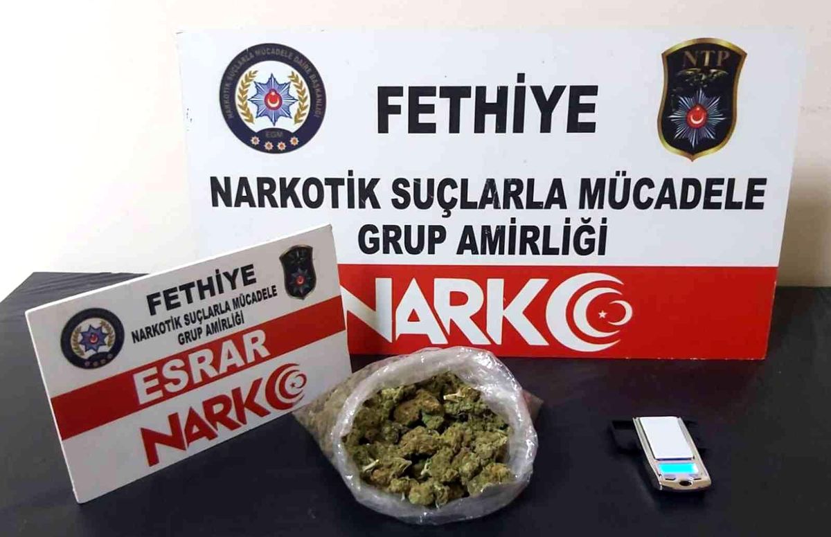 Fethiye\'de ruhsatsız silah ve uyuşturucu operasyonu