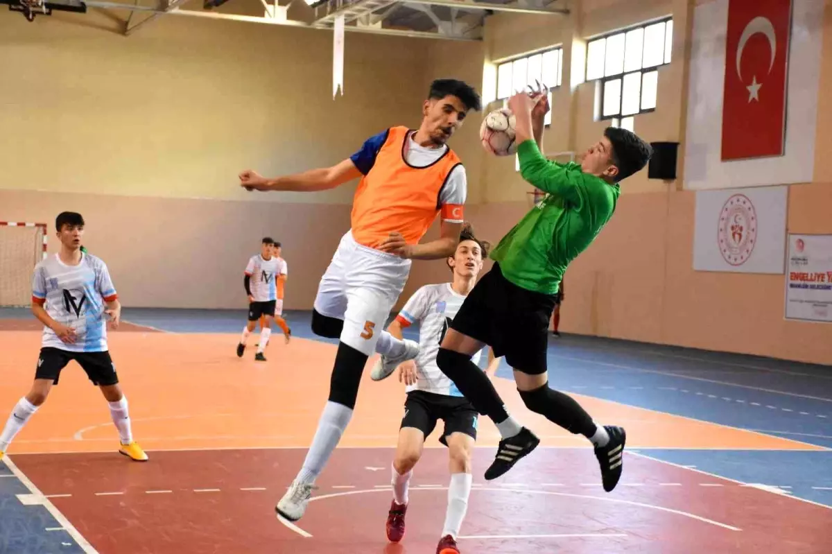 Futsal grup müsabakaları Karabük'te başladı