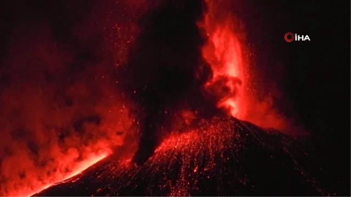 İtalya\'daki Etna Yanardağı lav ve kül püskürttü