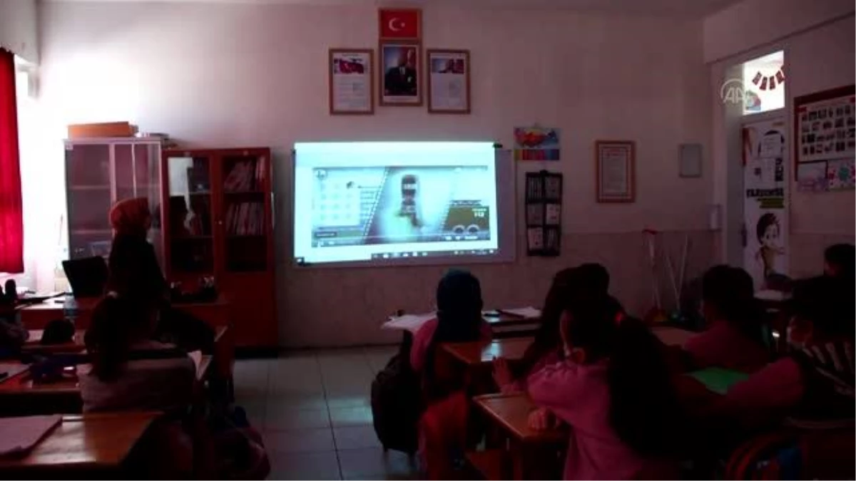 Okullarda öğrencilere 112\'yle ilgili bilgilendirici video izletildi