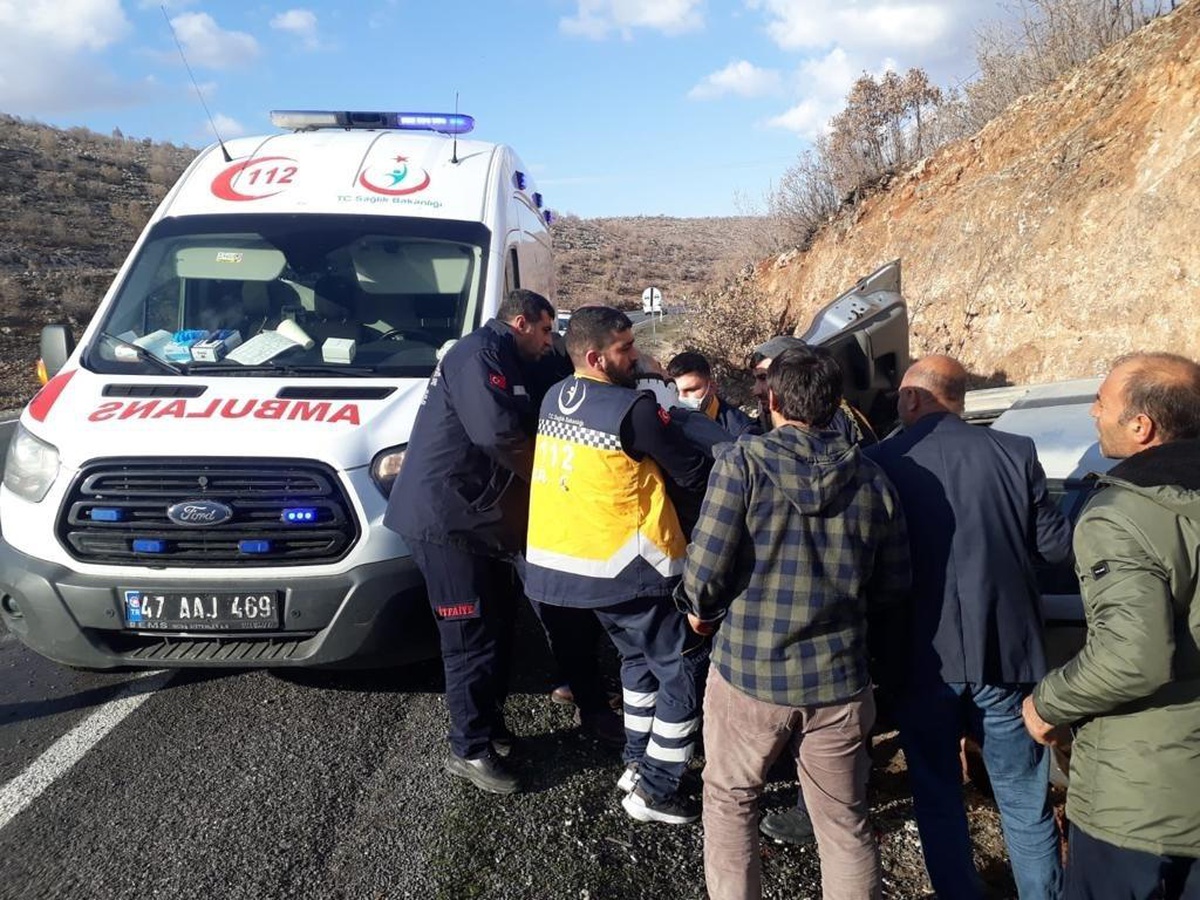 Otomobil şarampole yuvarlandı: 7 yaralı