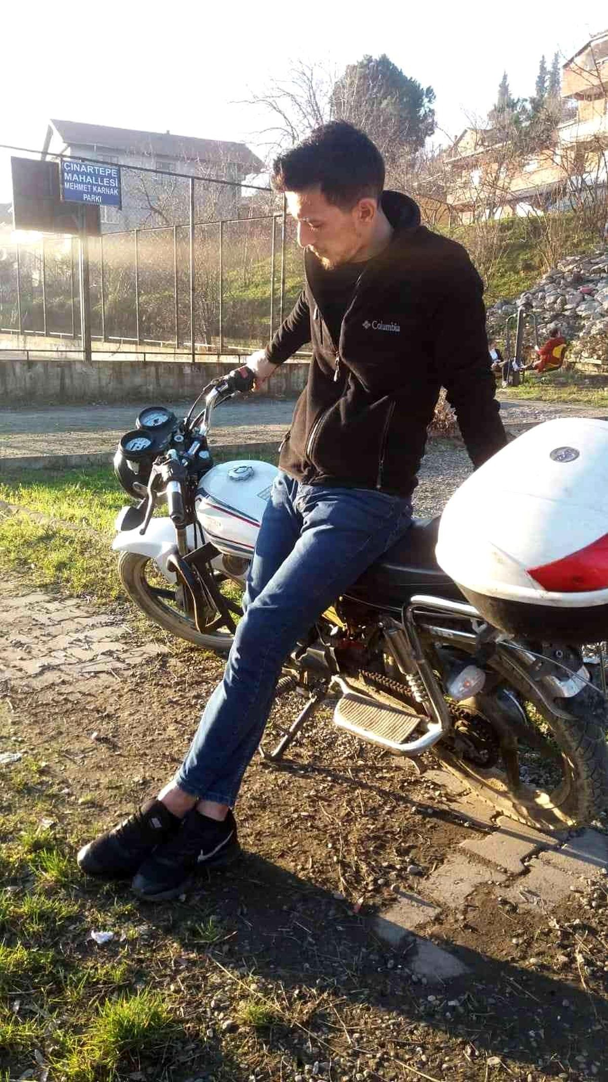 Park halindeki motoru çaldılar