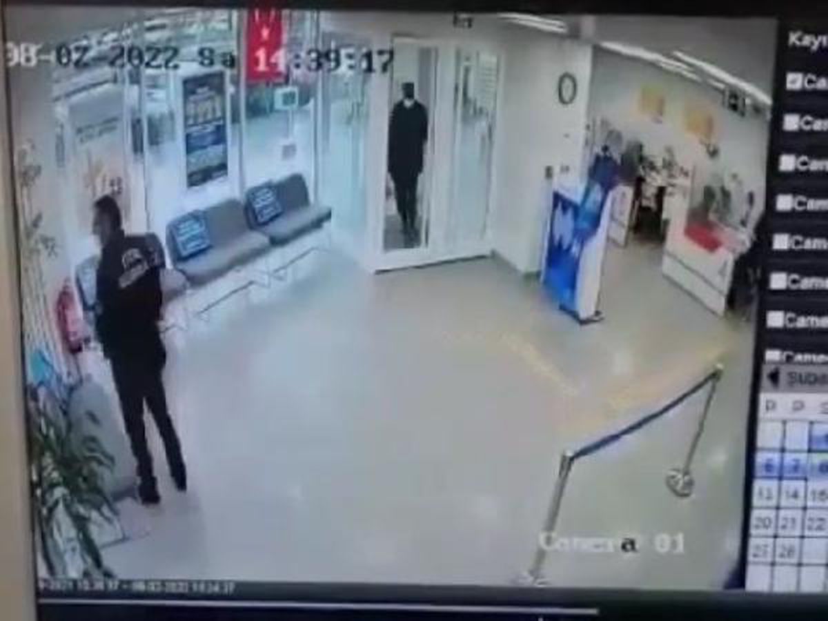 Silivri\'de banka güvenlik görevlisine saldırı kamerada