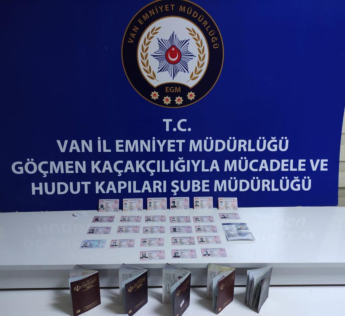 Van\'da göçmen kaçakçılığı iddiasıyla 3 şüpheli yakalandı