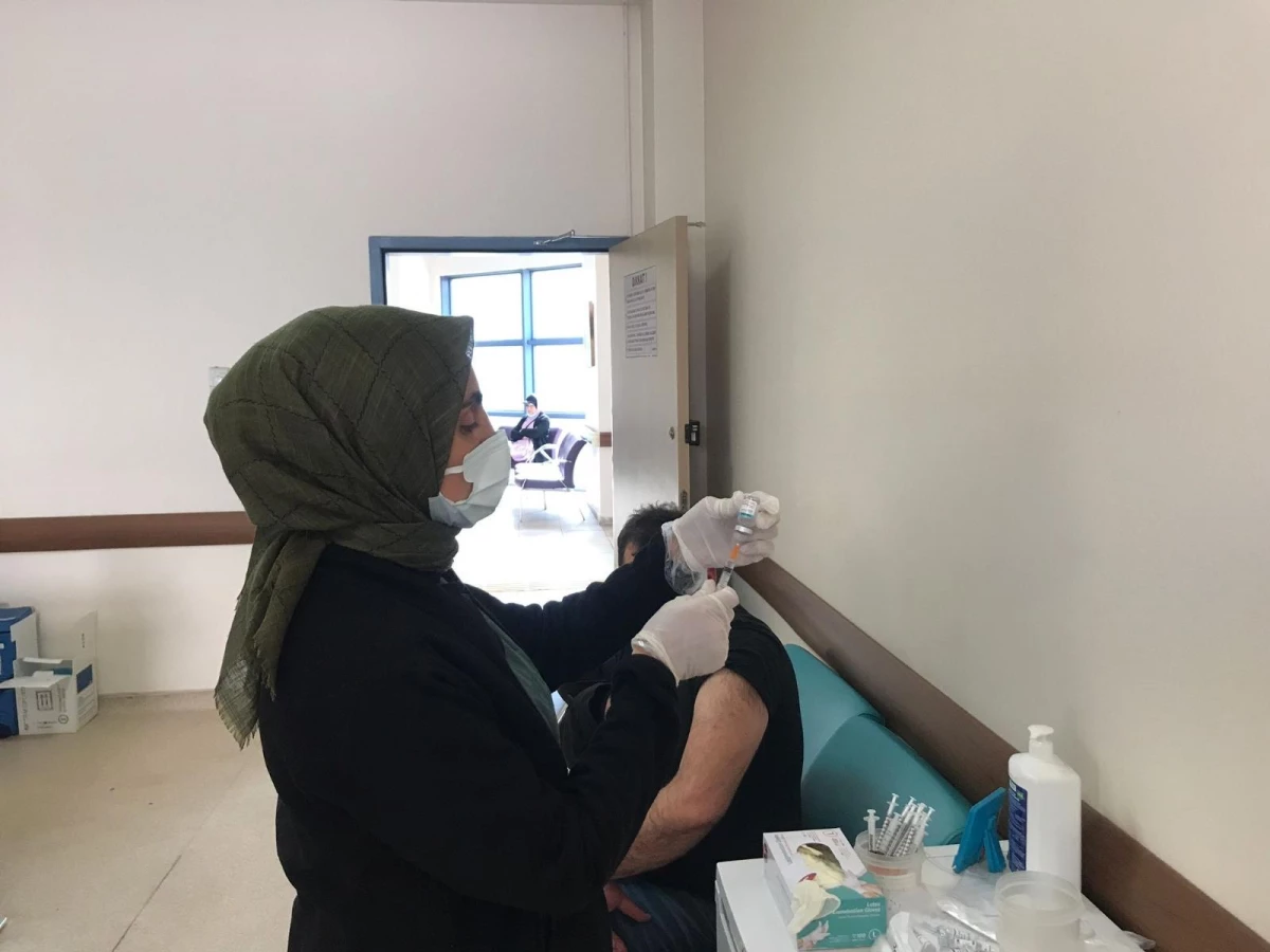Yerli aşı Turkovac Iğdır\'da uygulanmaya başlandı