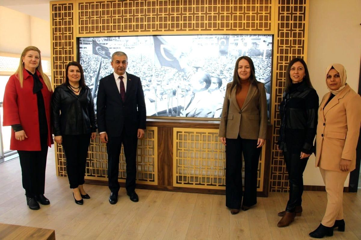 AK Kadınlardan Başkan Kaplan\'a ziyaret