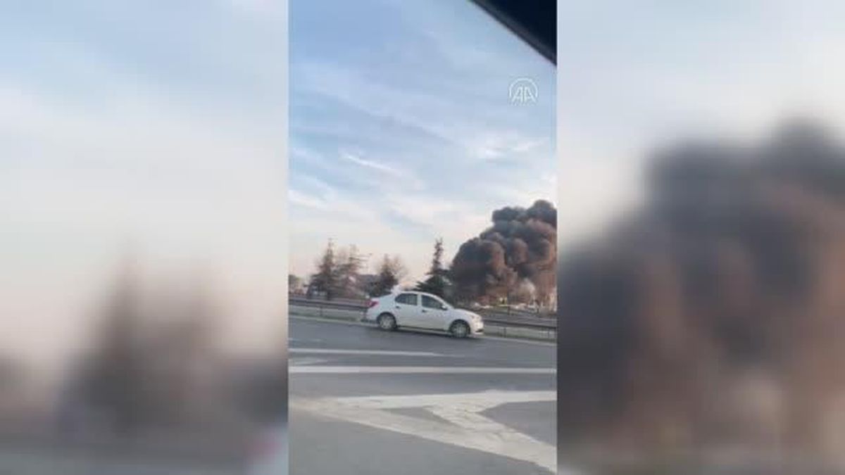 Son dakika: Bayrampaşa Kuru Gıda Hali'nde çıkan yangın söndürüldü