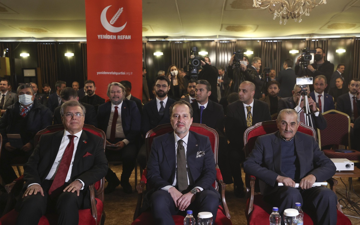 Son dakika haberi... Fatih Erbakan, partisinin Ar-Ge Başkanları Toplantısı\'nda konuştu Açıklaması