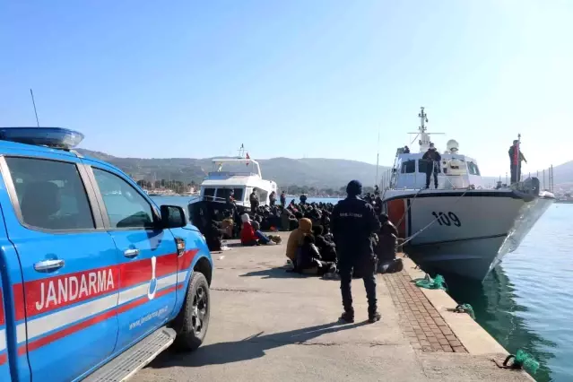 İzmir'de göçmen operasyonu: 226 göçmen ile 10 insan kaçakçısı yakalandı