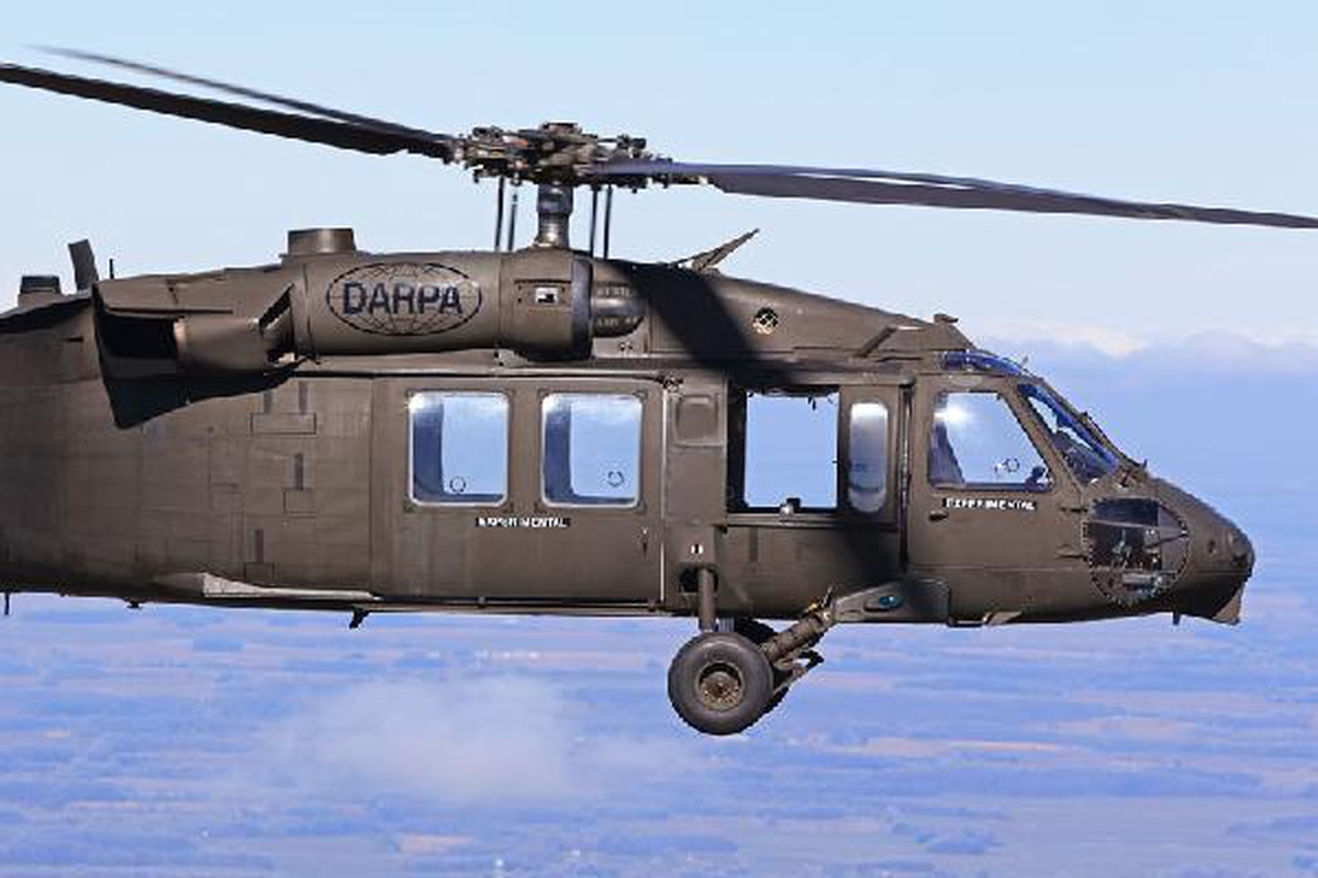 Kara Şahin helikopteri ilk defa pilotsuz uçtu