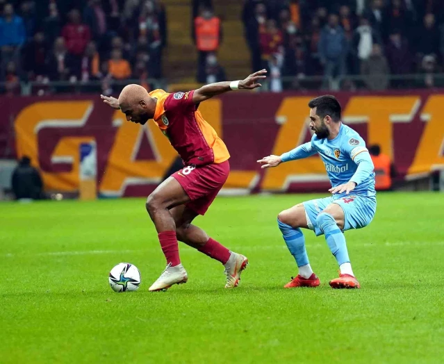 Spor Toto Süper Lig: Galatasaray: 0 - Kayserispor: 0 (İlk yarı)