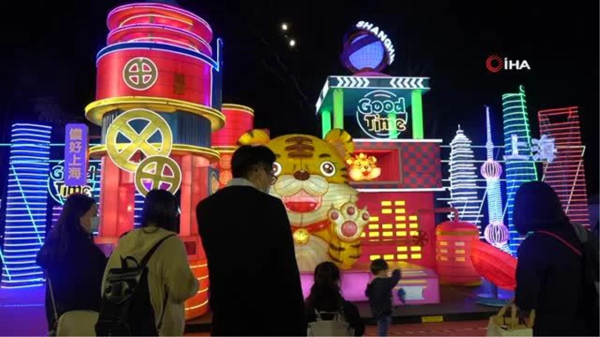 Tayvan\'da Geleneksel Fener Festivali Renkli Görüntülerle Başladı
