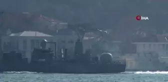Türk savaş gemileri İstanbul Boğazı'ndan geçti