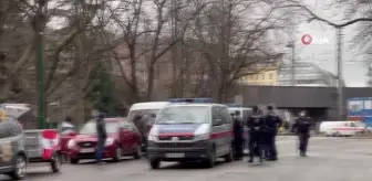 Son dakika! Viyana'da Aşı Karşıtı Araçlı Protestoya Polis Engeli