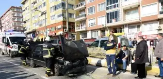 YAYALARA YOL VERMEK İÇİN DURAN OTOMOBİLE ARKADAN GELEN ARAÇ ÇARPTI: 2 YARALI