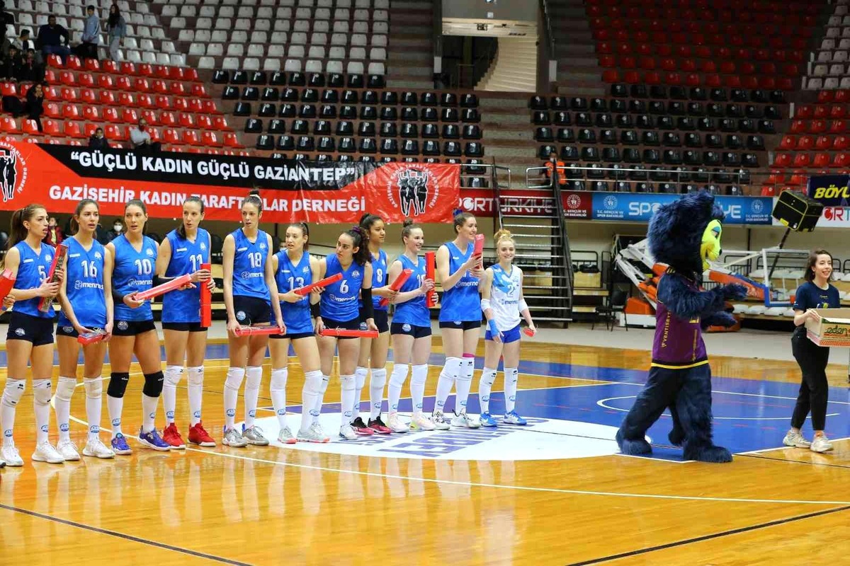 Adam Voleybol, Merinos\'u güllerle karşıladı