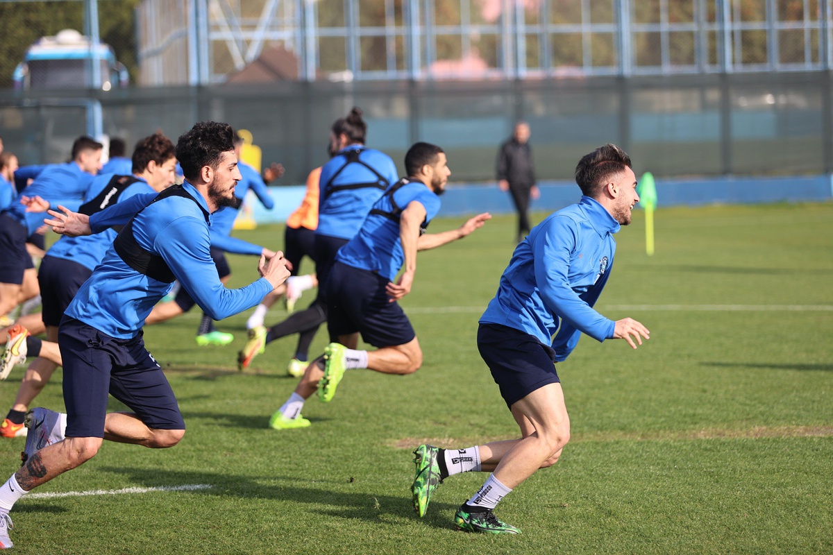 Adana Demirspor, Beşiktaş maçının hazırlıklarını tamamladı