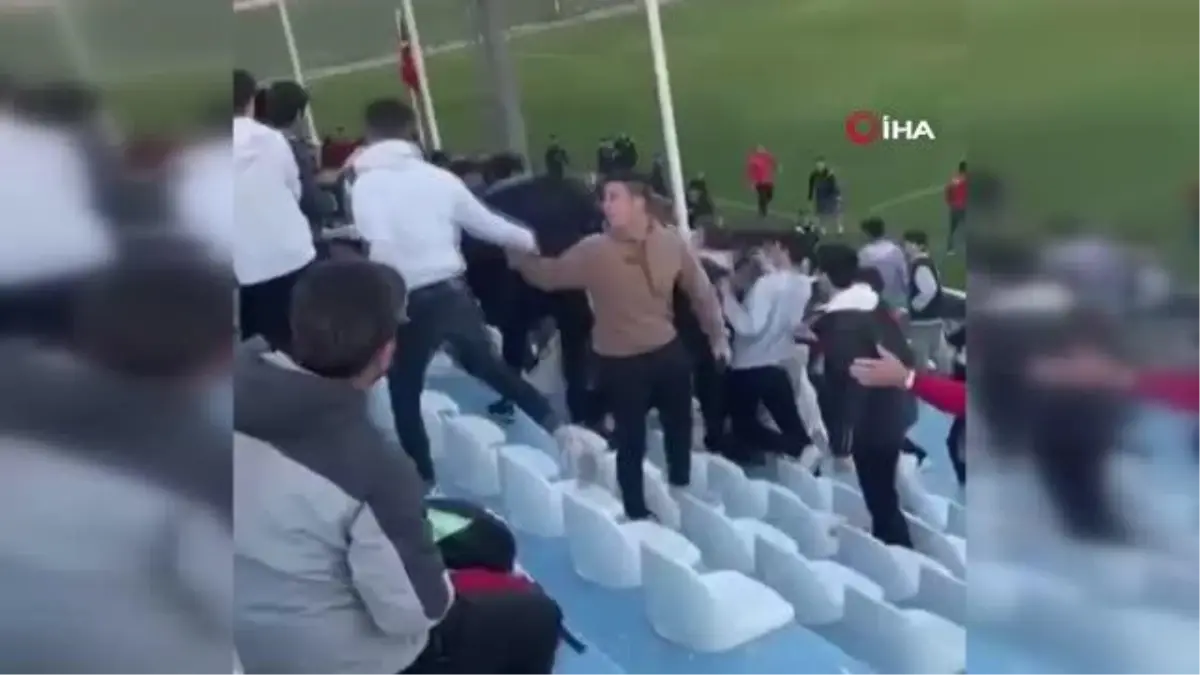 Son dakika haberi... Amatör maçta tribün kavgası kamerada