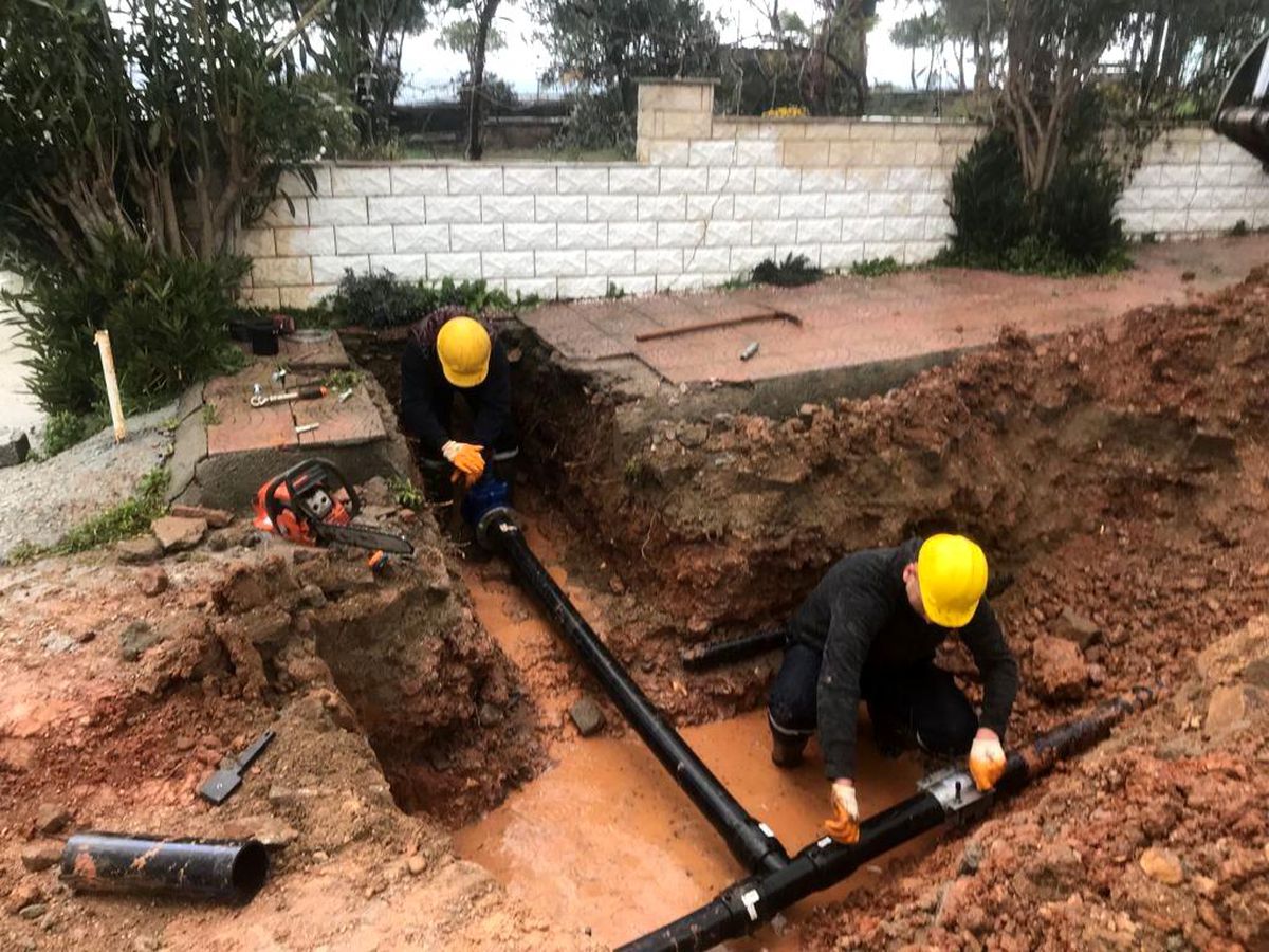 Ayvalık\'ta BASKİ ekipleri zor kış koşullarında çalışmalarını sürdürüyor