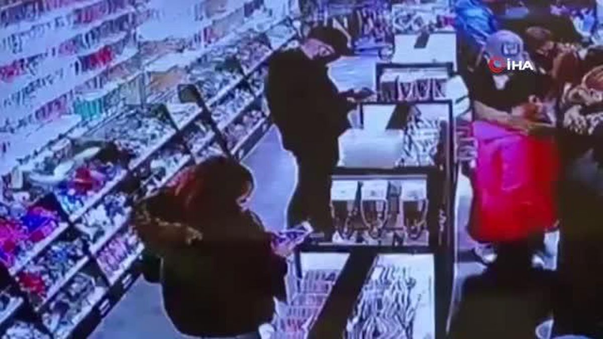 Beşiktaş'ta cep telefonu hırsızlığı kamerada