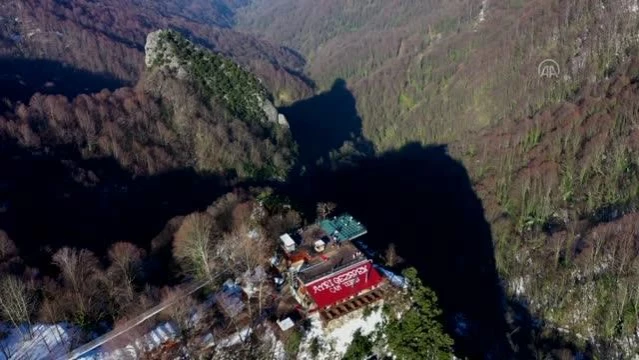 Sapanca Gölü manzaralı cam teras doğa turizminin çekim merkezi oldu