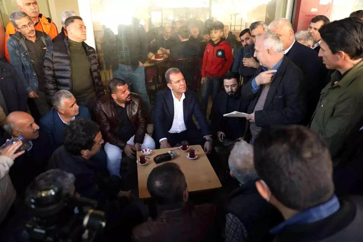 Seçer, pazar yerinde esnafla buluştu