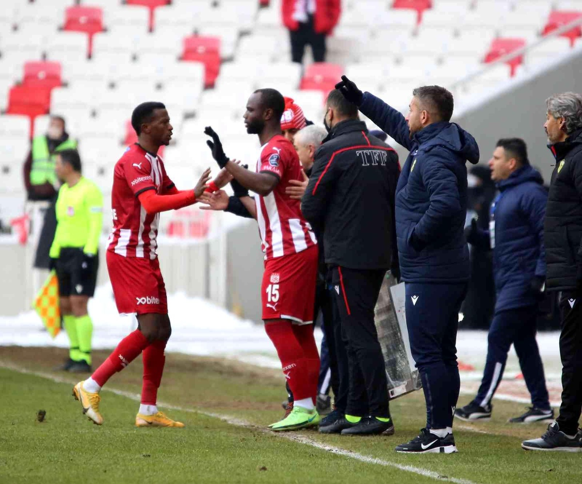 Sivasspor\'da Moussa Konate ilk resmi maçına çıktı