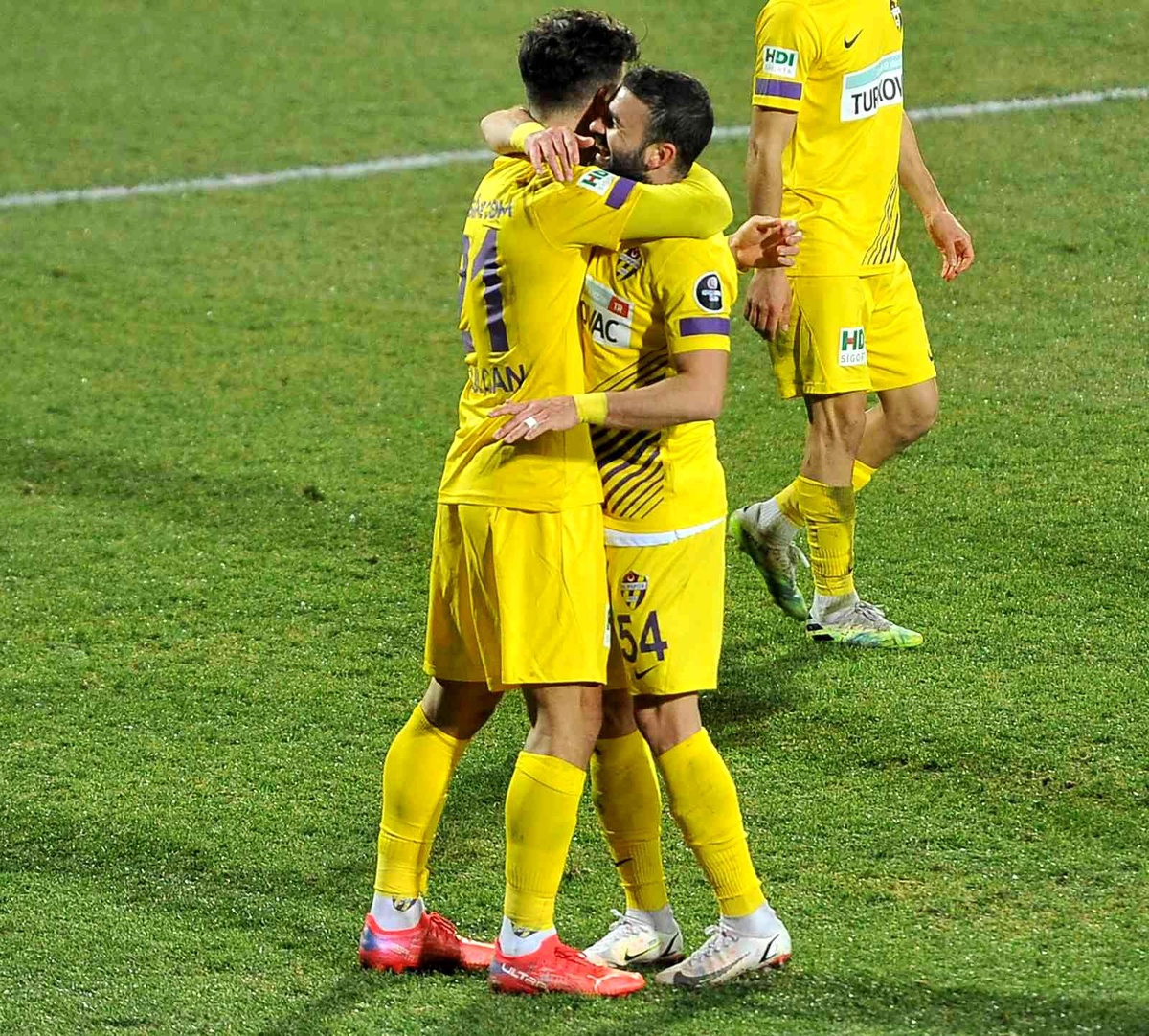 Spor Toto 1. Lig: Eyüpspor: 2 RH Bandırmaspor: 0