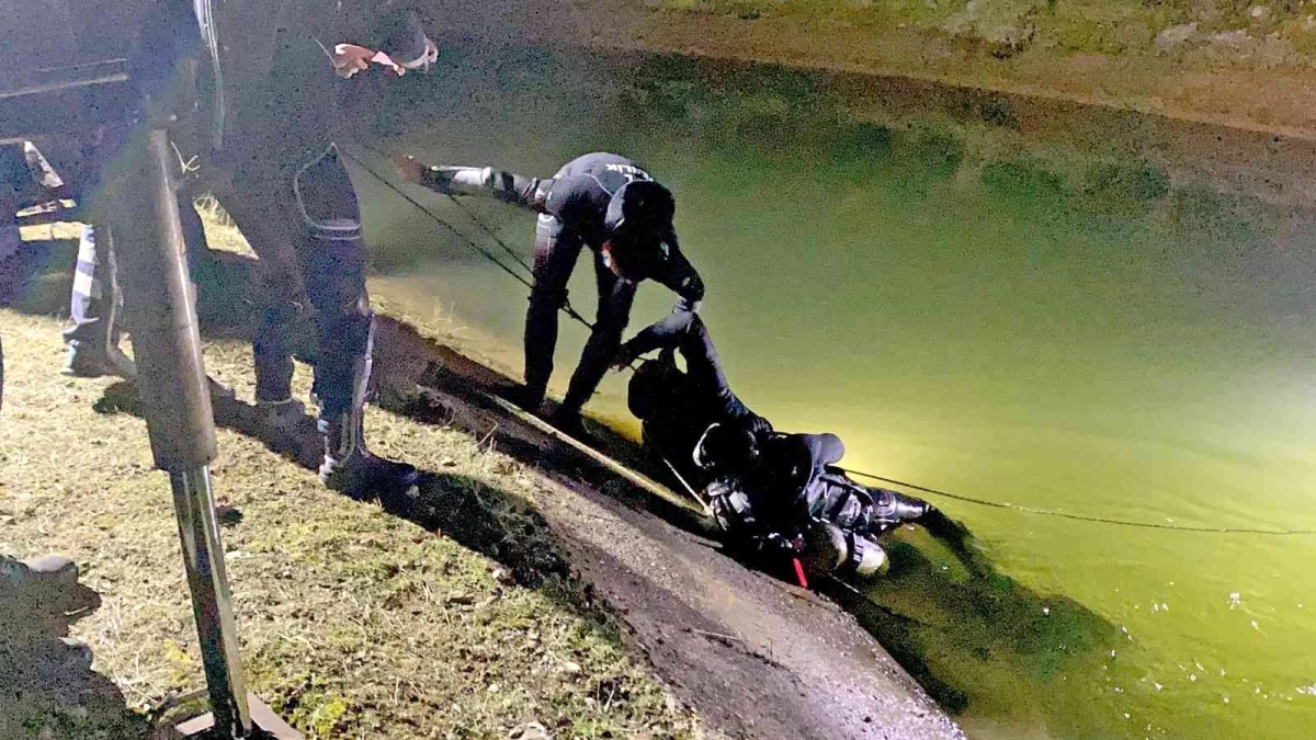 Son dakika: Su kanalına düşen otomobilin sürücüsü hayatını kaybetti