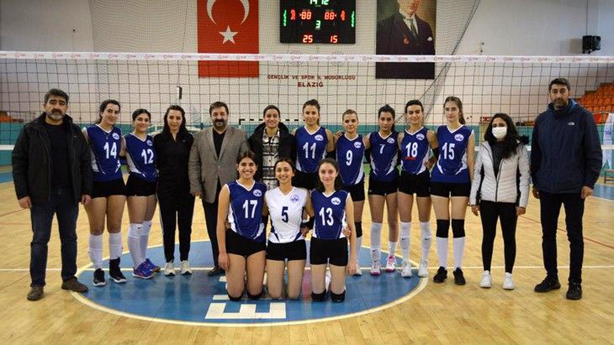 Voleybol 2. Lig: Bağlar Belediyespor: 1 Elazığ Belediyesi Voleybol: 3