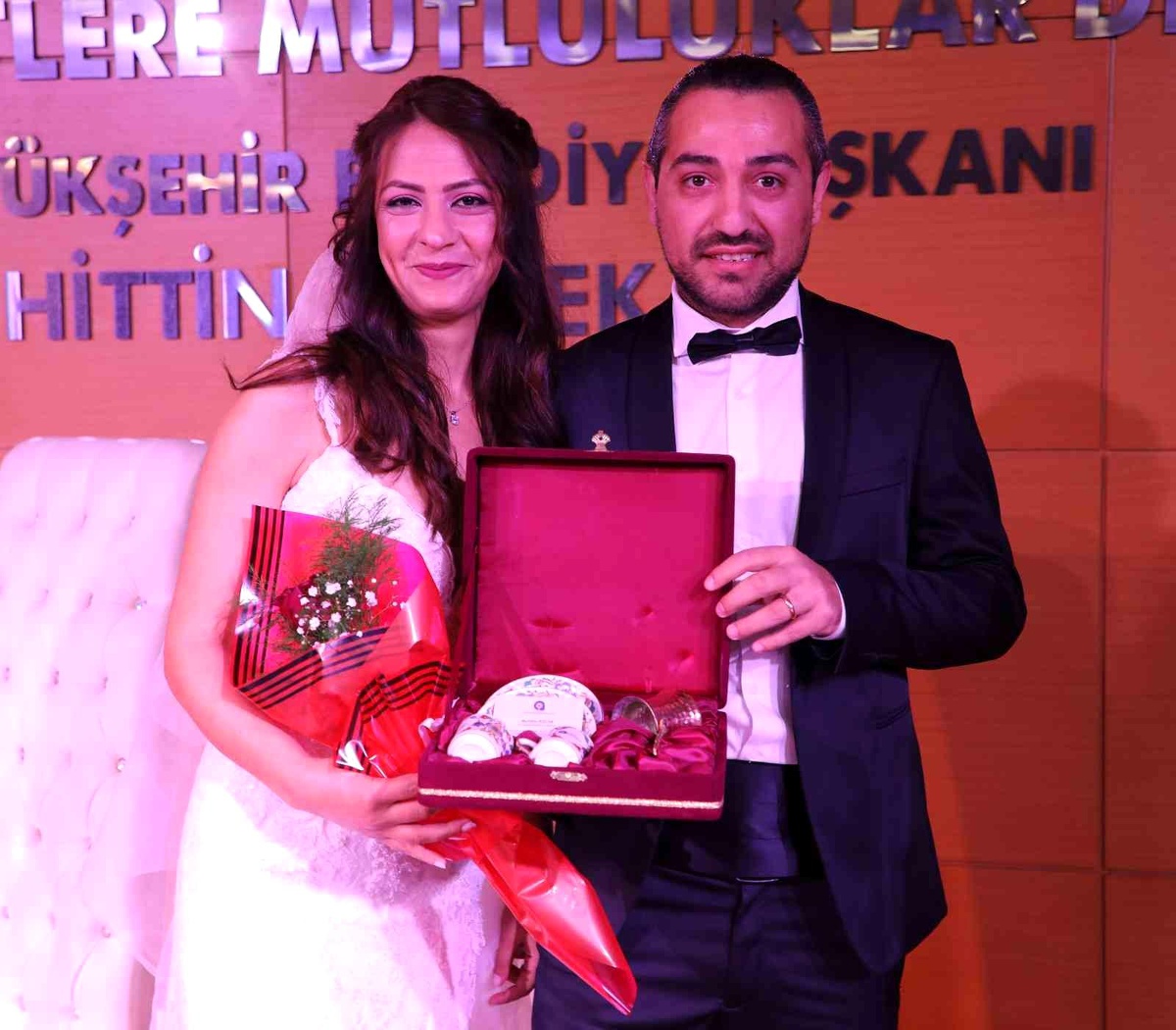 14 Şubat\'ta nikah dairesi yoğunluğu