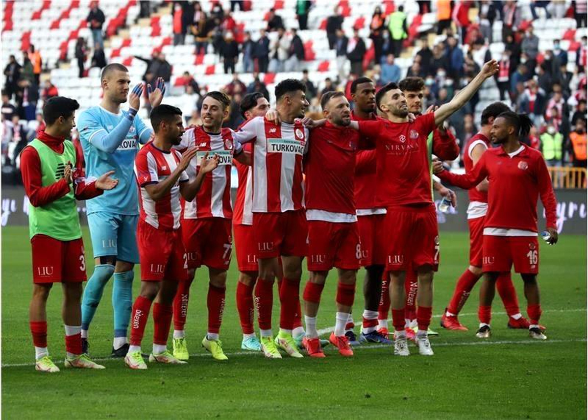 Antalyaspor, 8 hafta sonra 3 puan hasretine son verdi
