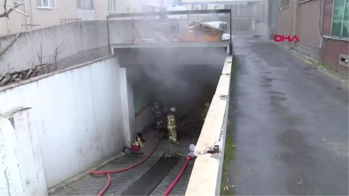 Son dakika... BEYLİKDÜZÜ\'NDE SCOOTER DEPOSUNDA YANGIN