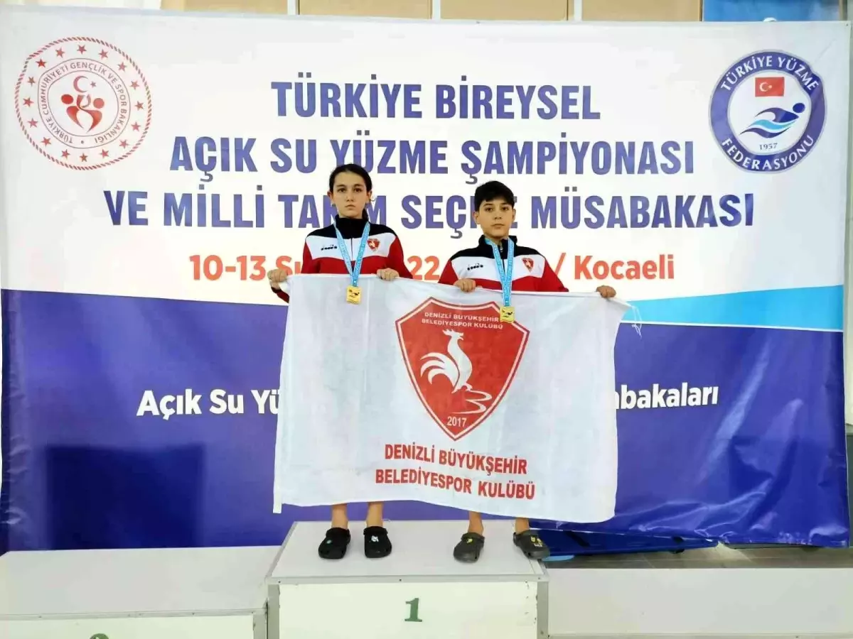 Büyükşehirli 3 yüzücü milli takımda